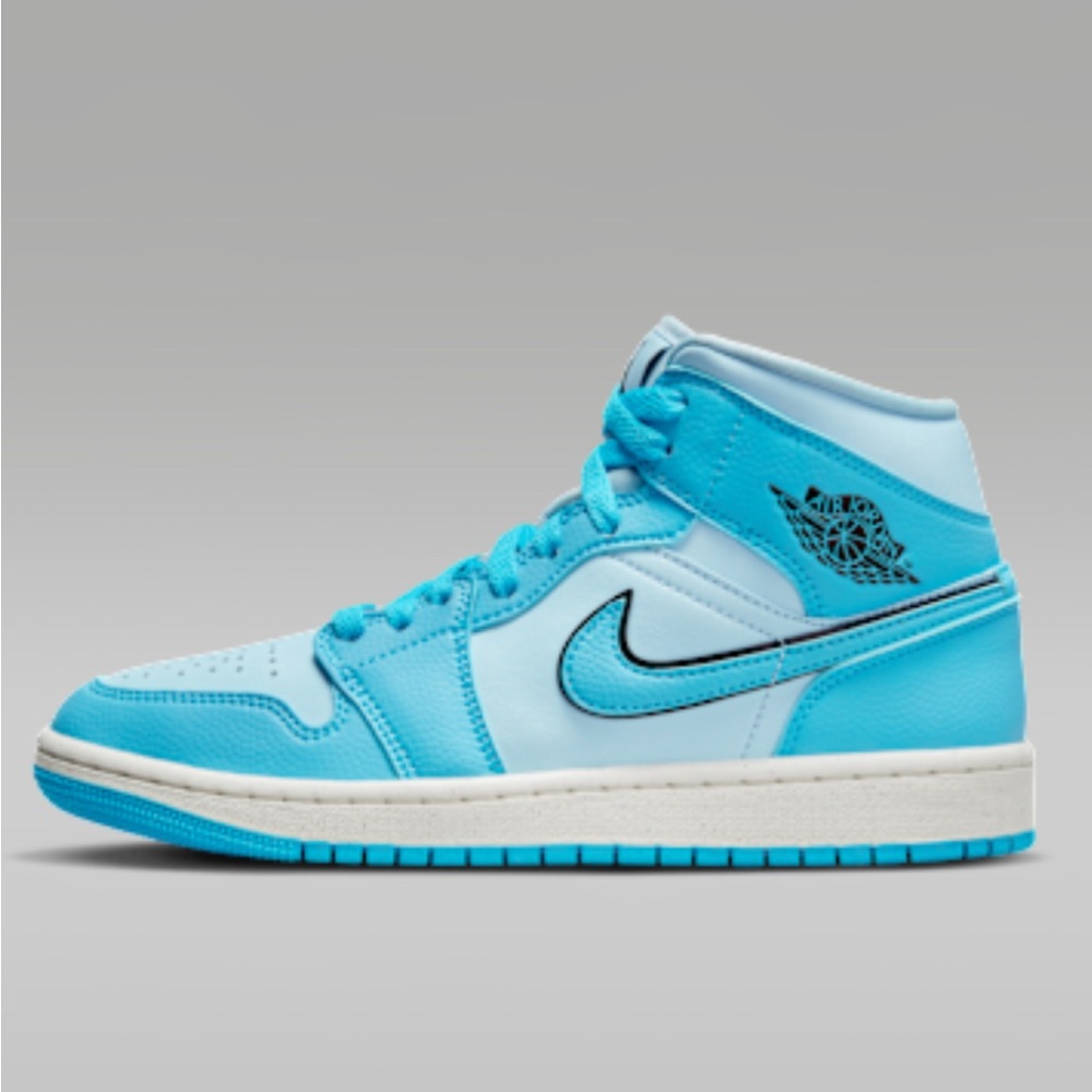 Air Jordan 1 mid SE in blue